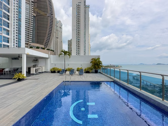 VENTA DE ESPECTACULAR APARTAMENTO REMODELADO CON PISCINA PROPIA  EN P.H. AQUALINA – PUNTA PACIFICA