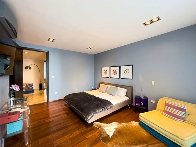 VENTA DE ESPECTACULAR APARTAMENTO REMODELADO CON PISCINA PROPIA  EN P.H. AQUALINA – PUNTA PACIFICA