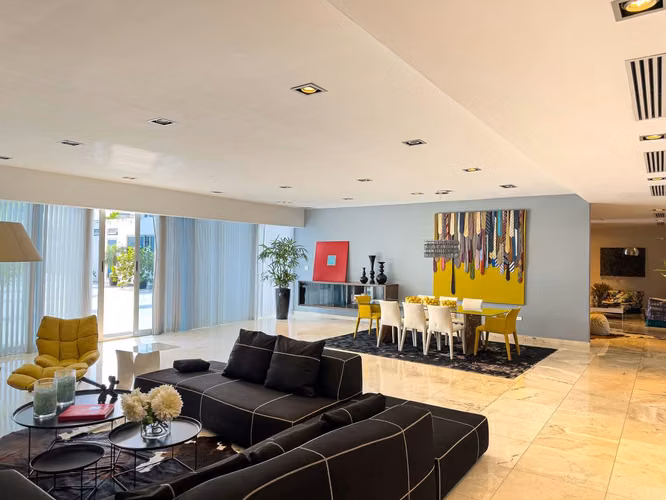 VENTA DE ESPECTACULAR APARTAMENTO REMODELADO CON PISCINA PROPIA  EN P.H. AQUALINA – PUNTA PACIFICA