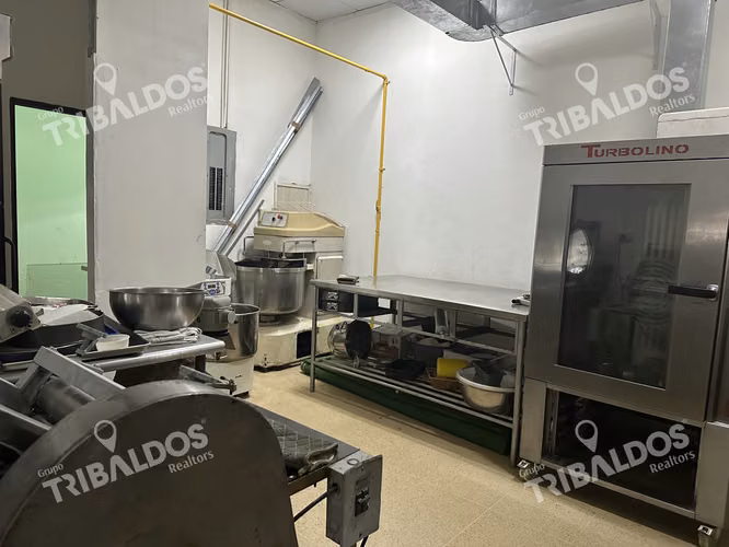 VENTA DE LOCAL COMERCIAL RENTANDO EN HATO PINTADO A PASOS DE LA 12 DE OCTUBRE