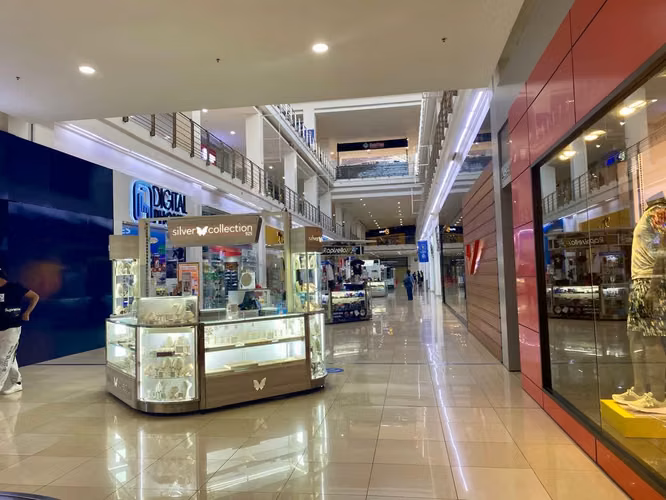 Venta de Local Comercial en Los Andes Mall - Imagen 2