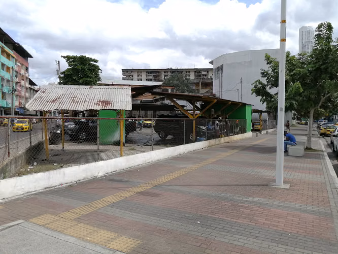 TERRENO EN CALIDONIA