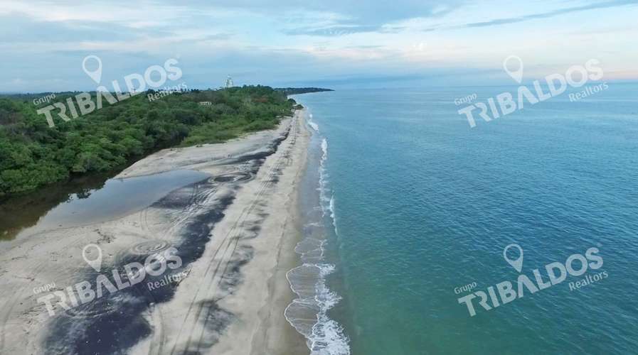Venta de Casa de Playa en Sea Cliff, con Piscina - Imagen 6