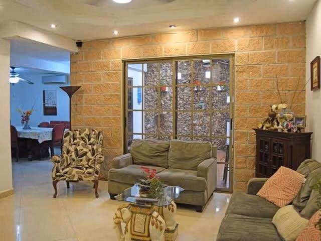 Venta de Casa Comercial en San Francisco, Calle 67 - Imagen 4