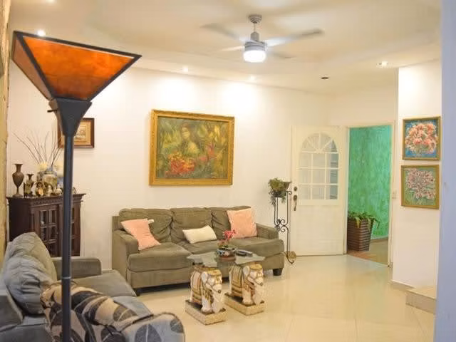 Venta de Casa Comercial en San Francisco, Calle 67 - Imagen 2
