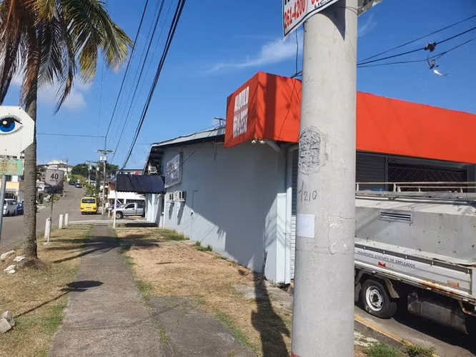 VENTA DE PLAZA COMERCIAL EN PH PLAZA FERNAND BETANIA
