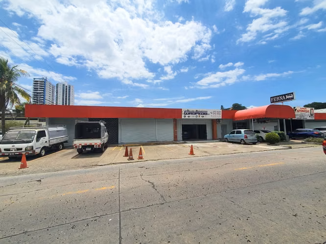 VENTA DE PLAZA COMERCIAL EN PH PLAZA FERNAND BETANIA