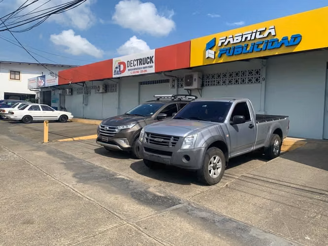 VENTA DE PLAZA COMERCIAL EN PH PLAZA FERNAND BETANIA