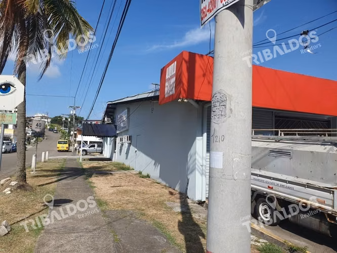 VENTA DE PLAZA COMERCIAL EN PH PLAZA FERNAND BETANIA