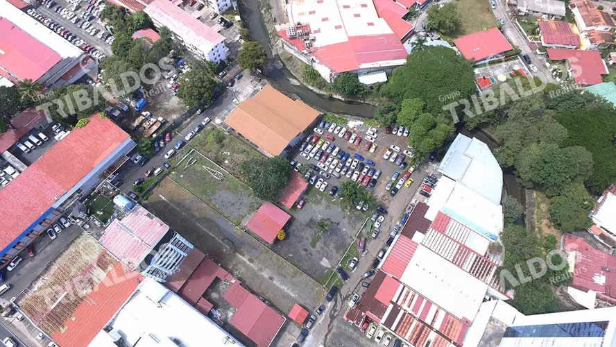 VENTA DE TERRENO EN VIA BRASIL