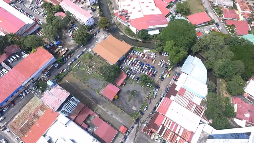 VENTA DE TERRENO EN VIA BRASIL