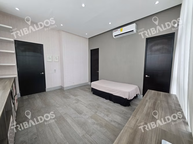 Venta de Casa  en Altos del Golf