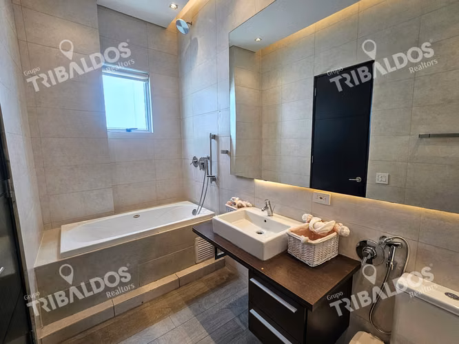 Venta de Casa  en Altos del Golf