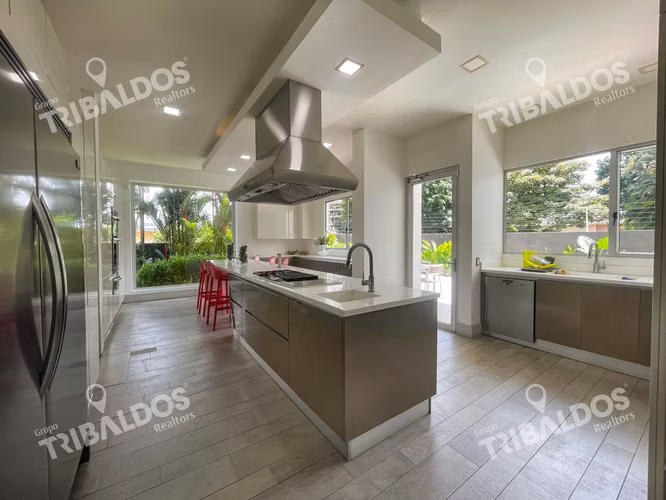 Venta de Casa  en Altos del Golf