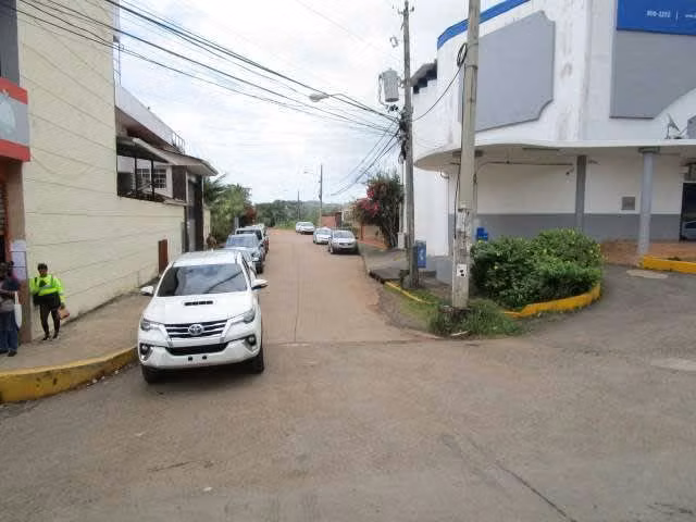 EDIFICIO EN ARRAIJÁN