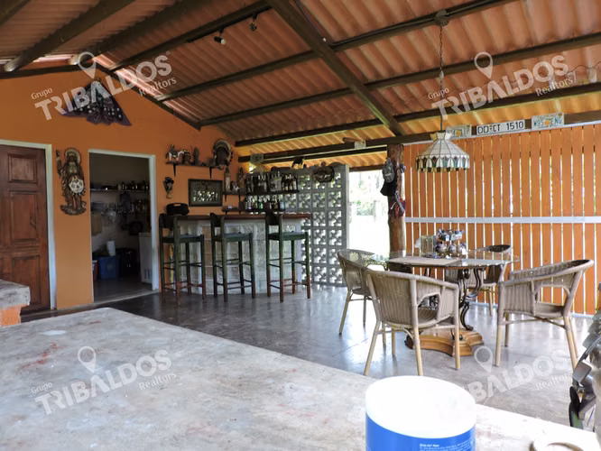 CASA EN SANTA CLARA