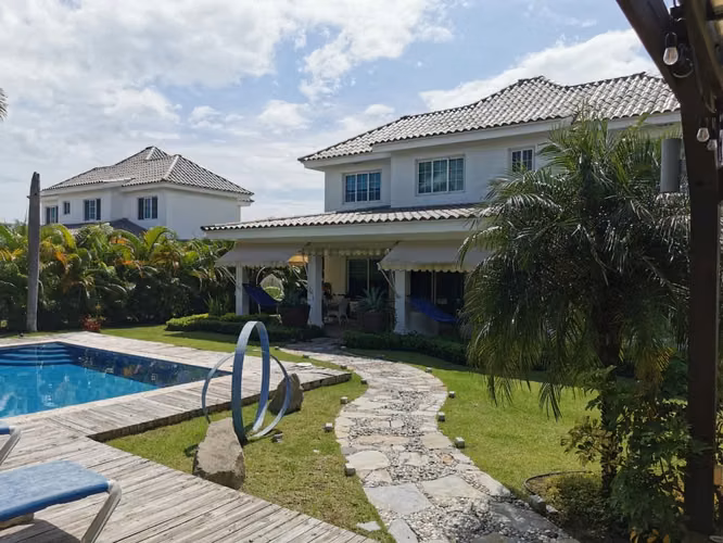 BIJAO BEACH CLUB &amp; RESIDENCES