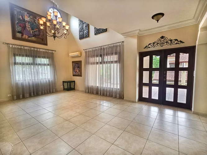 VENTA DE CASA EN CAMINO DE CRUCES CLAYTON