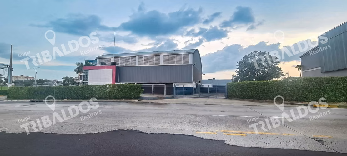 Venta de Edificio Comercial en Santa María