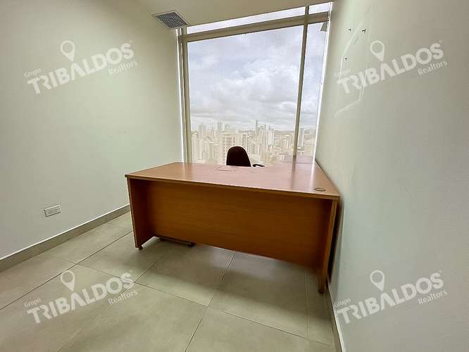 VENTA DE OFICINA EN OBARRIO, PH SORTIS - Imagen 10