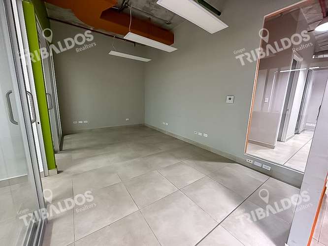 VENTA DE OFICINA EN OBARRIO, PH SORTIS - Imagen 12