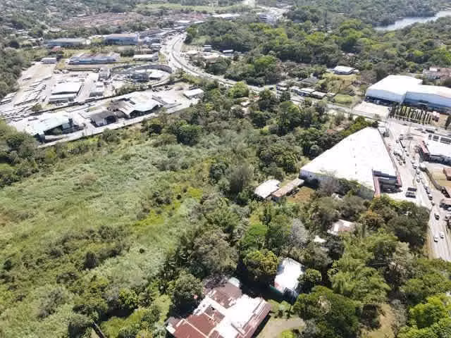 Terreno en Las Cumbres, La Cabima