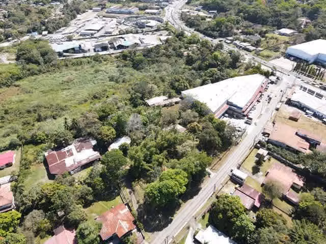 Terreno en Las Cumbres, La Cabima