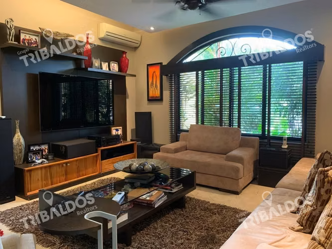 VENTA DE CASA EN ANTIGUA