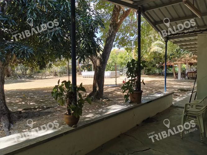 Venta de Terreno con Casa en Santa Clara con Piscina