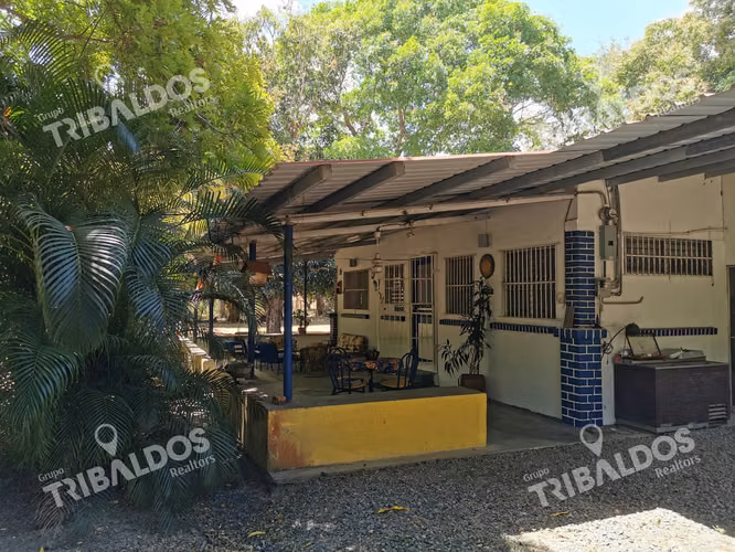 Venta de Terreno con Casa en Santa Clara con Piscina