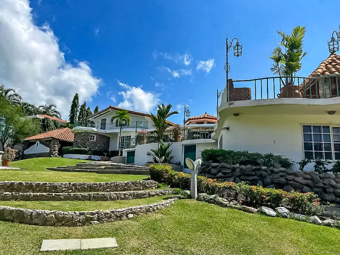 SE VENDE HACIENDA EN PUNTA BARCO RESORT