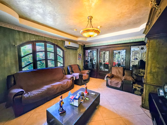 VENTA DE AMPLIA CASA EN ALBROOK - Imagen 9