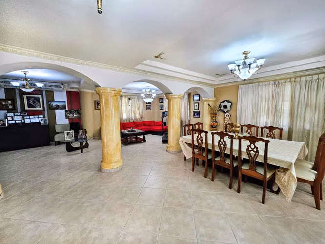 VENTA DE AMPLIA CASA EN ALBROOK - Imagen 10