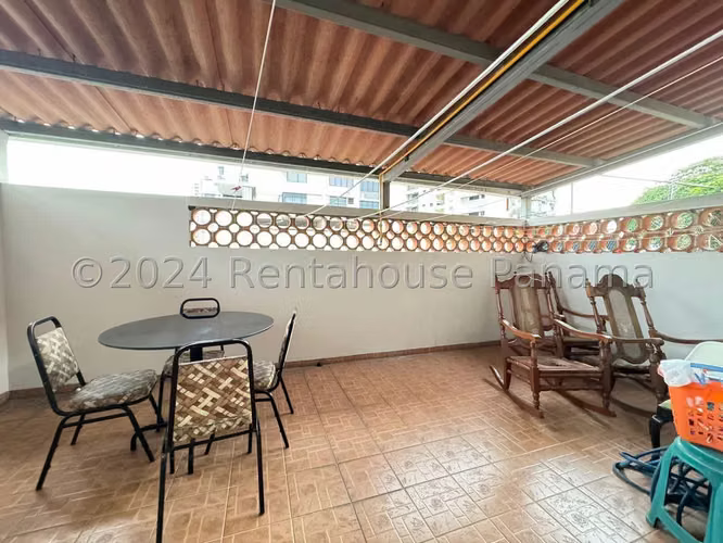 Venta de Casa Glamorosa en El Carmen 25-712GG