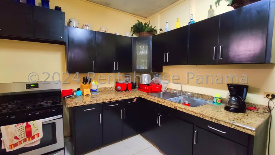 Venta de Casa con 577 m2 de Terreno en Diablo Heights 25-4491GG - Imagen 6