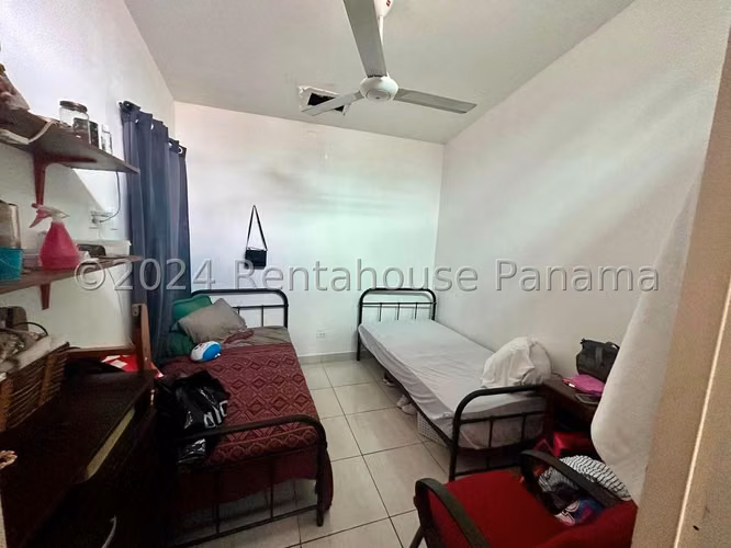 Venta de Casa Unifamiliar con Piscina en Altos de Panamá 26-569GG