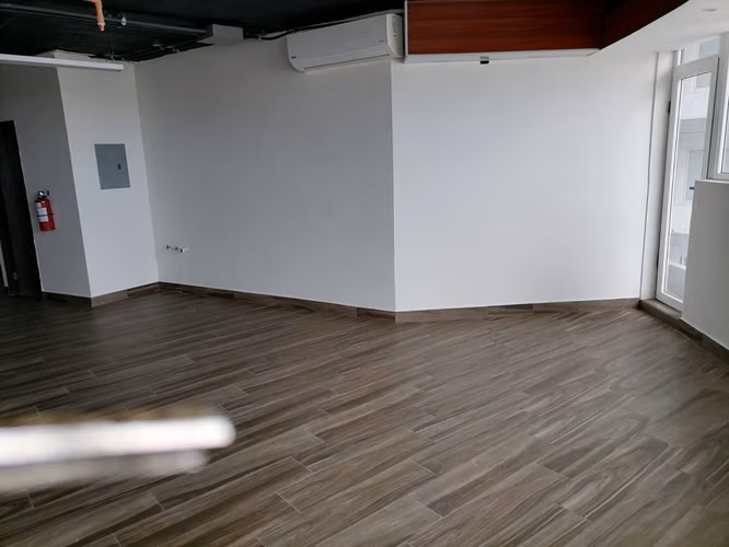 Venta de Oficinas en Av. Balboa, PH Bay View, 100m2