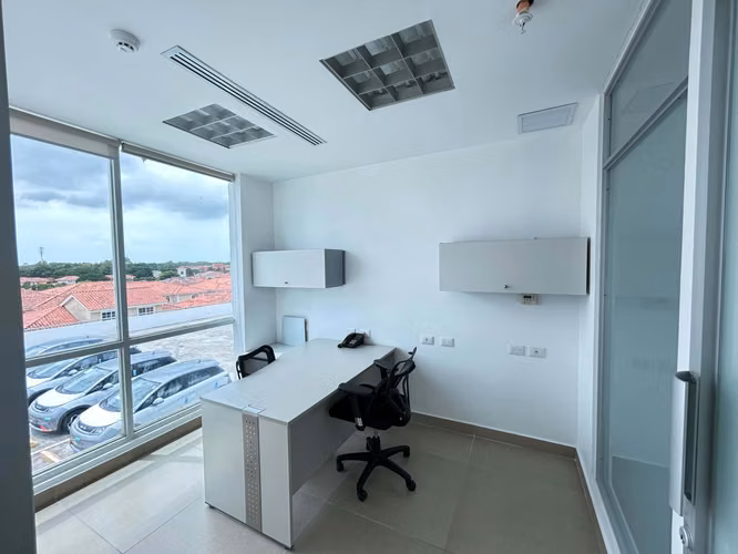 Banco Vende Oficina en Edificio BMW CENTER - 189mt - Imagen 2