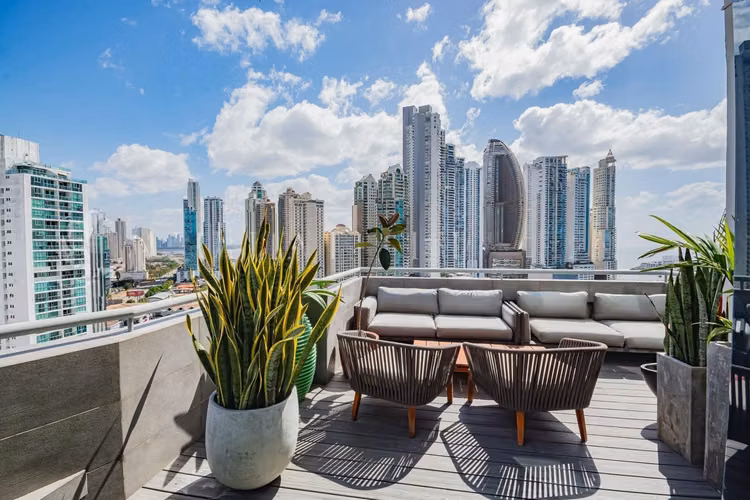SE VENDE REMODELADO PH TORRE DEL PARQUE