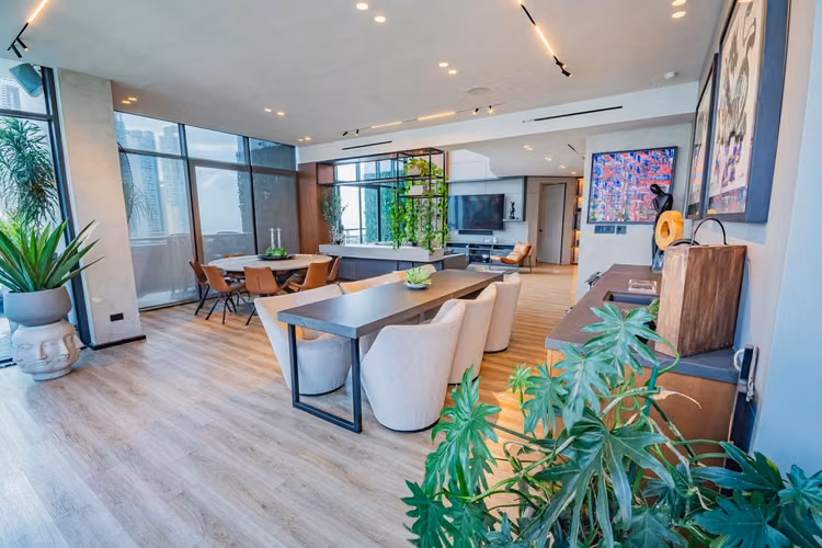 SE VENDE REMODELADO PH TORRE DEL PARQUE