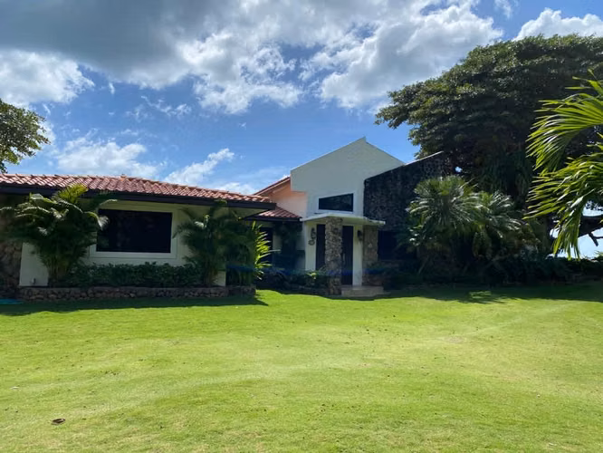 Venta casa en Costa Esmeralda
