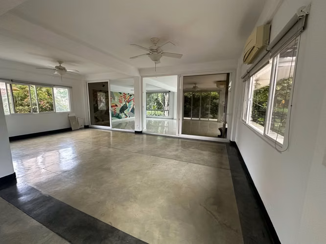 Venta de Casa de 3 Niveles en Albrook, calle Flor de Loto - Imagen 7
