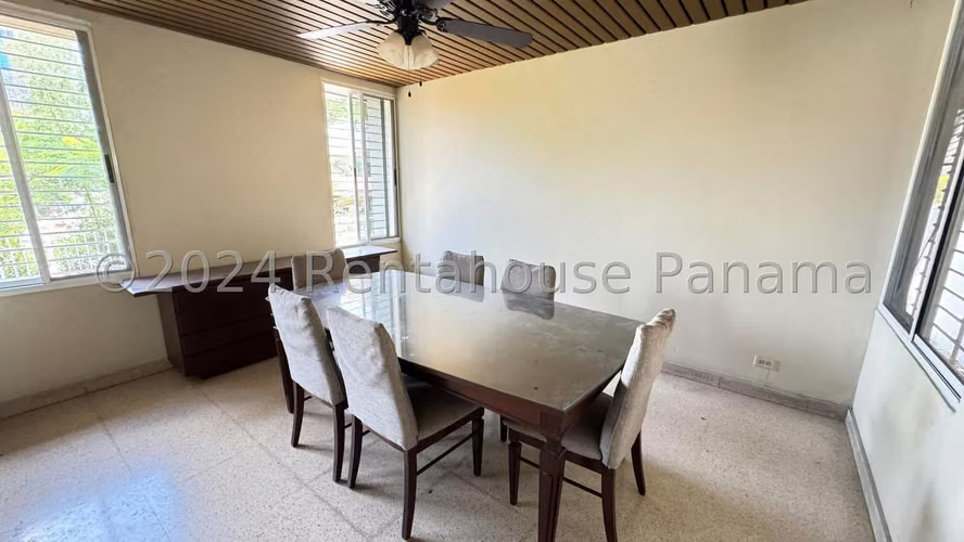 Venta de Casa con 518 m² de Terreno en Villa Lilla, San Francisco 25–1536GG