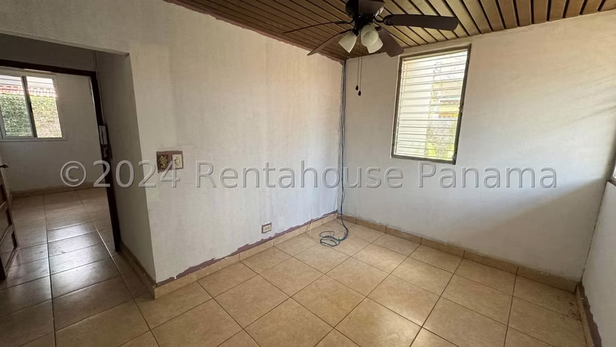 Venta de Casa con 518 m² de Terreno en Villa Lilla, San Francisco 25–1536GG