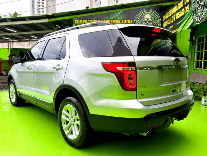 FORD EXPLORER 4X4 COMO SE VE EN LAS FOTOS NUEVECITO.
