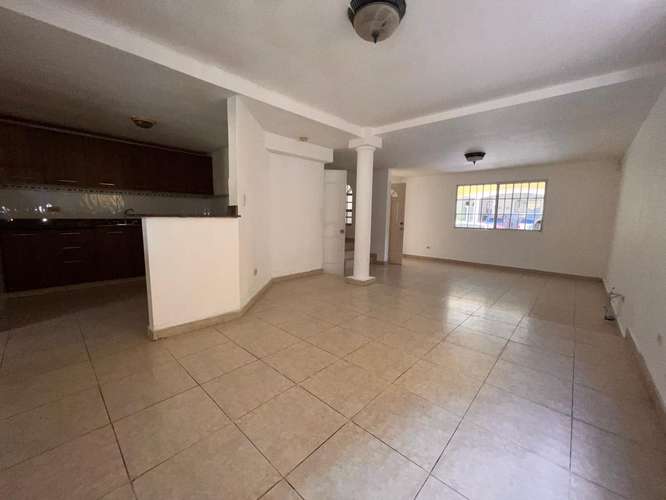 Venta de casa en Villas de Santa Barbara - Imagen 3