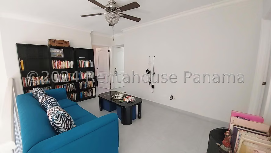 Venta de Casa Exclusiva en PH Fuente del Fresno, Altos de Panamá 26-1564GG