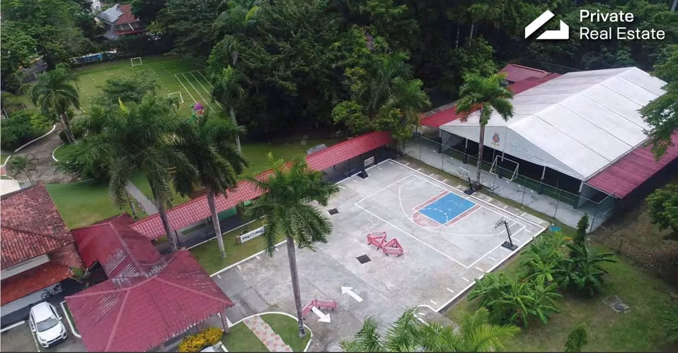 Venta o alquiler de Edificio en Clayton