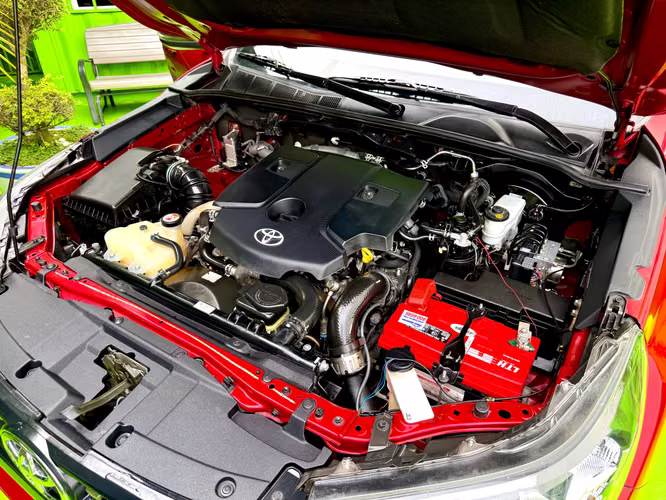 2023 TOYOTA HILUX TURBO DIESEL 4X4 CON BLOQUEO DE DIFERENCIAL TRASERO  EXCELENTE ESTADO NUEVO MUY BONITA.