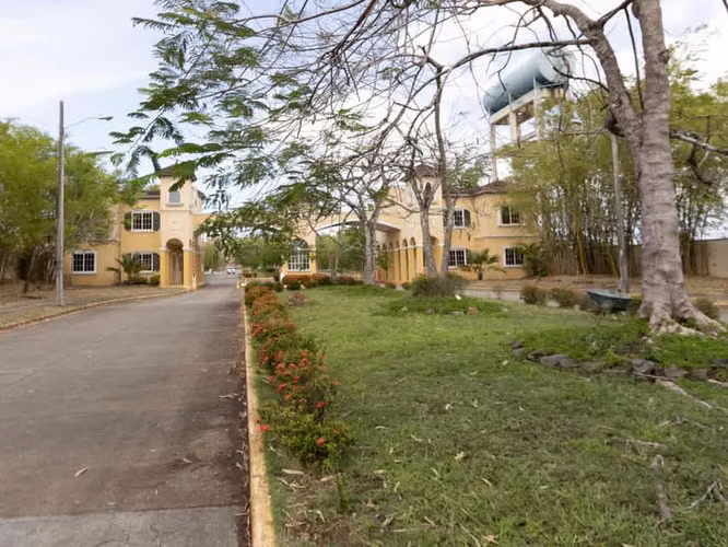 Vendo Casa Esquinera de 447 m² en PH Rainforest Villas, Altos de Panamá 26-699GG